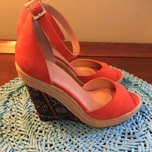 Red wedges